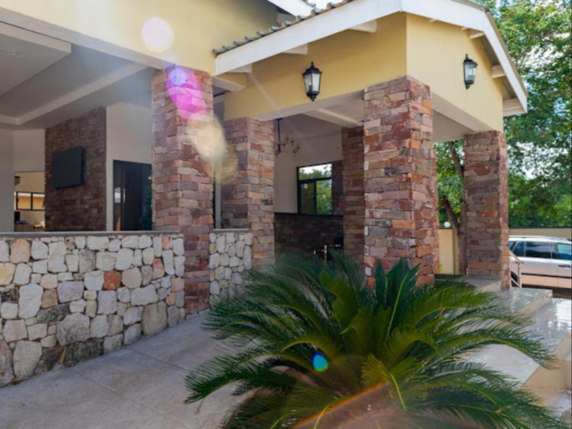 The Shrub Lodge Air Terjun Victoria Bagian luar foto