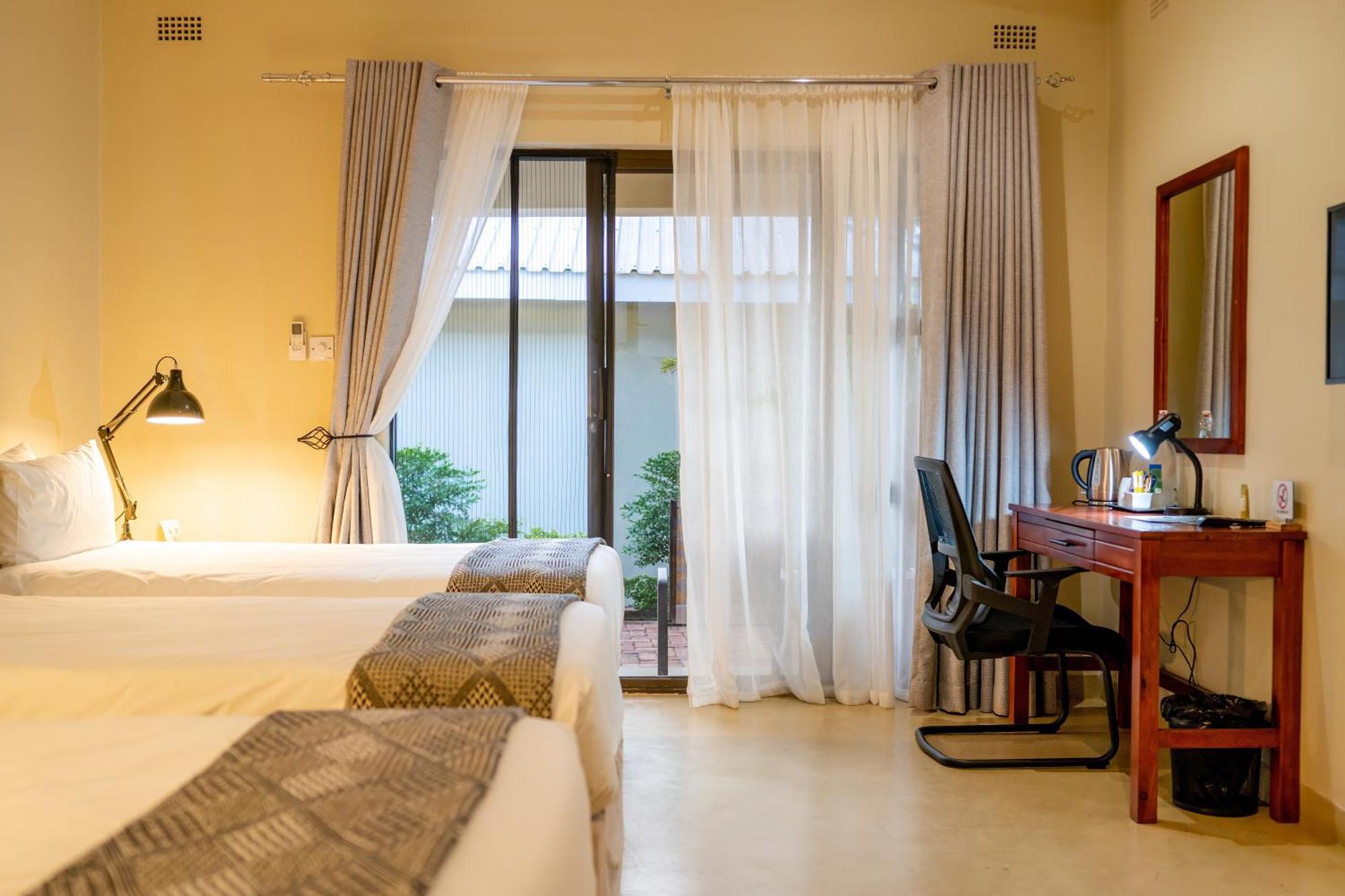 The Shrub Lodge Air Terjun Victoria Bagian luar foto