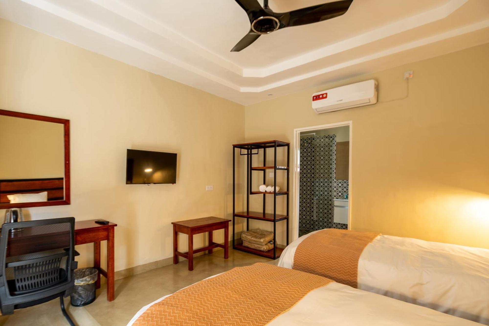 The Shrub Lodge Air Terjun Victoria Bagian luar foto