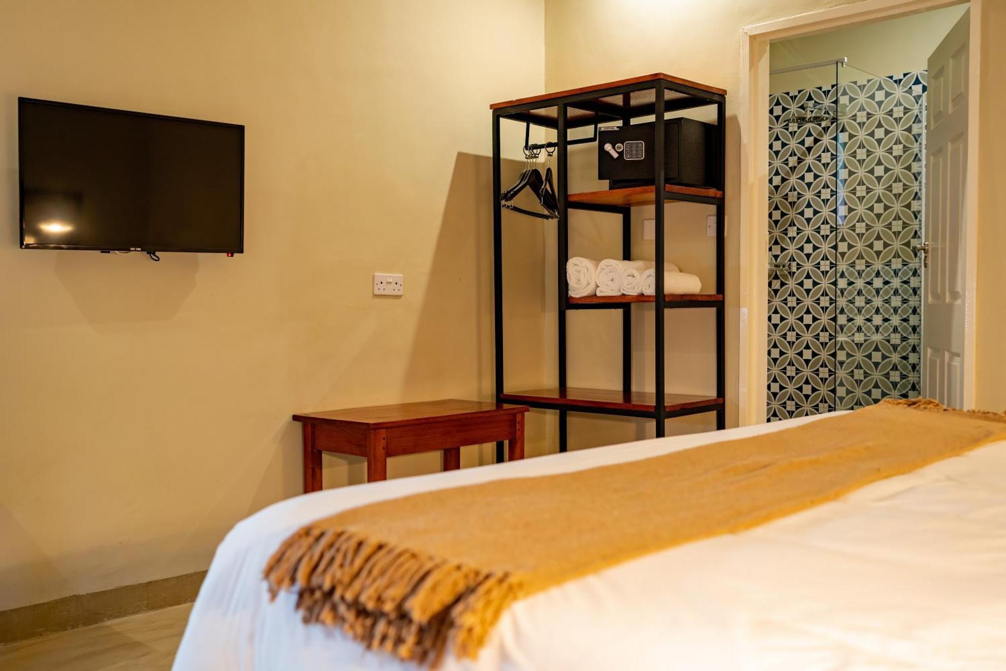 The Shrub Lodge Air Terjun Victoria Bagian luar foto