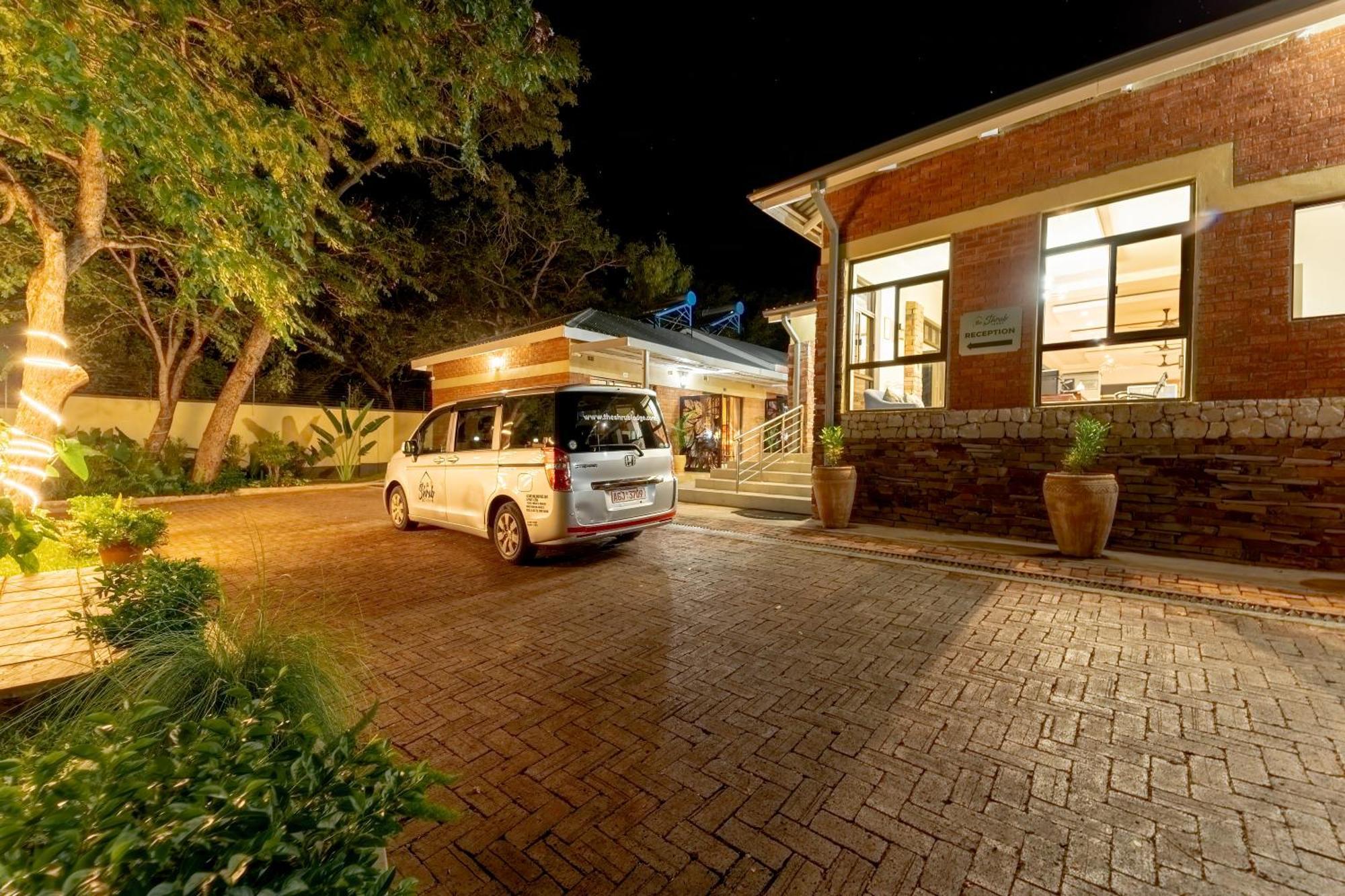 The Shrub Lodge Air Terjun Victoria Bagian luar foto